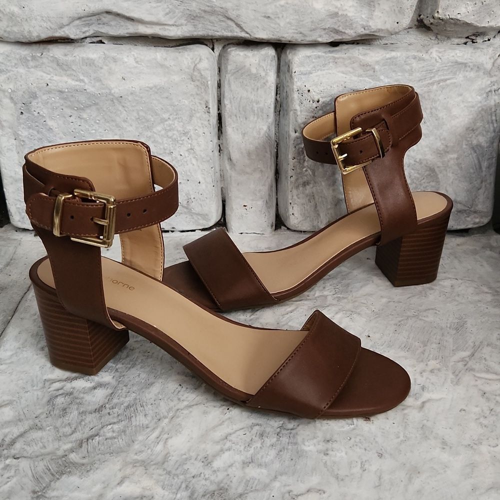Liz Claiborne Tan Heels Sz 8M